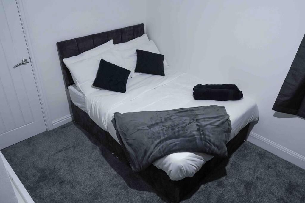 Stunning Two Bed City Centre Apartment Leeds  Ngoại thất bức ảnh