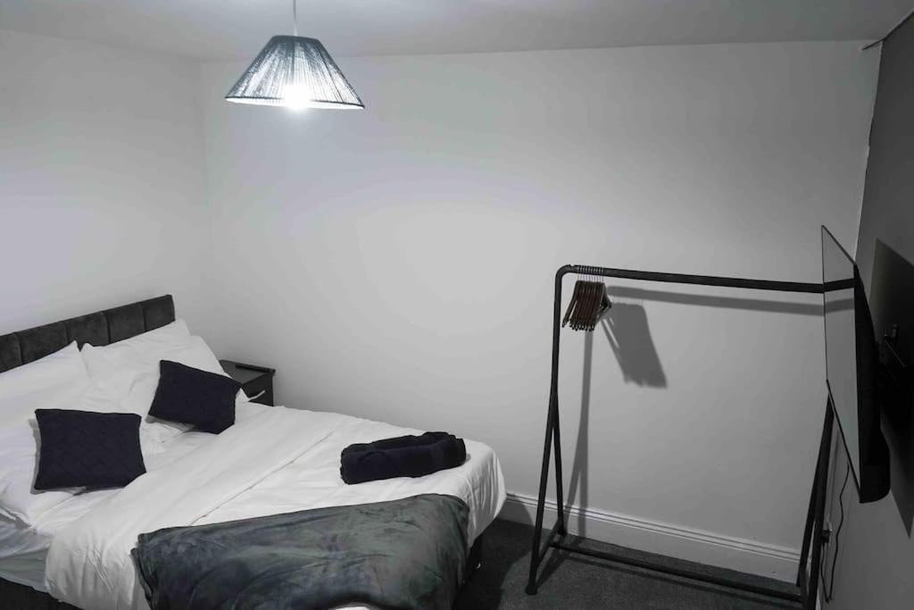 Stunning Two Bed City Centre Apartment Leeds  Ngoại thất bức ảnh