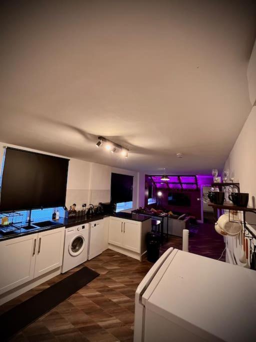 Stunning Two Bed City Centre Apartment Leeds  Ngoại thất bức ảnh