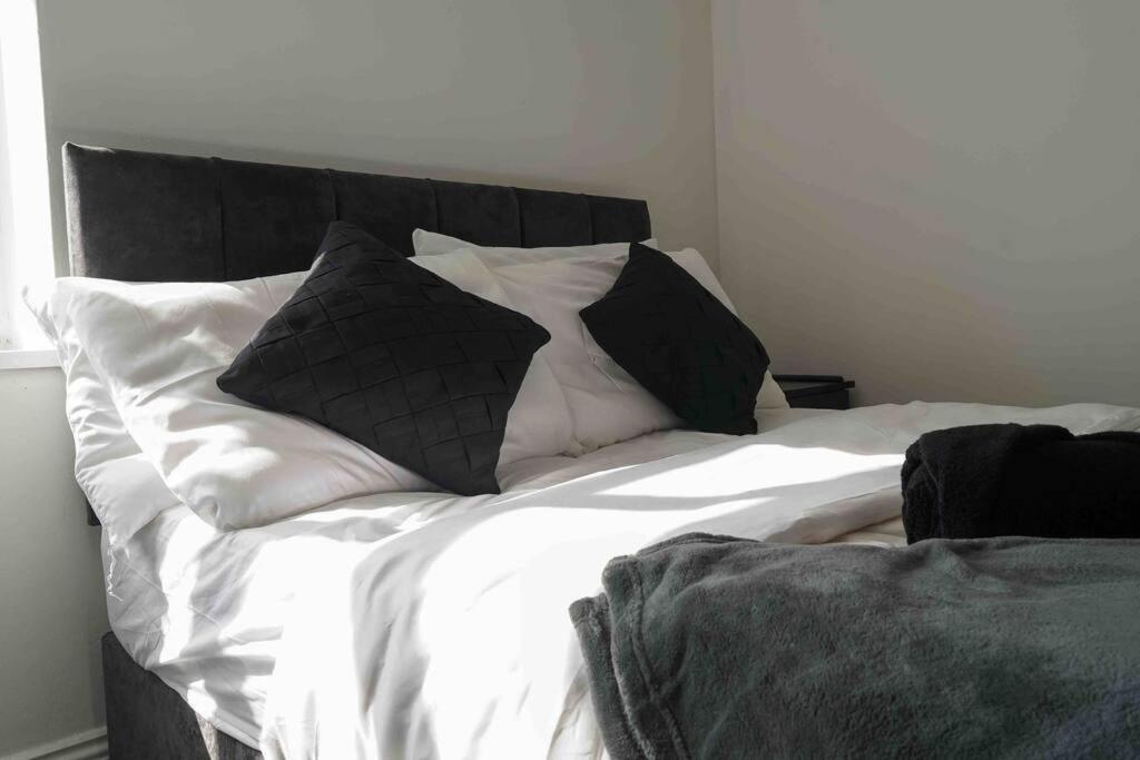 Stunning Two Bed City Centre Apartment Leeds  Ngoại thất bức ảnh