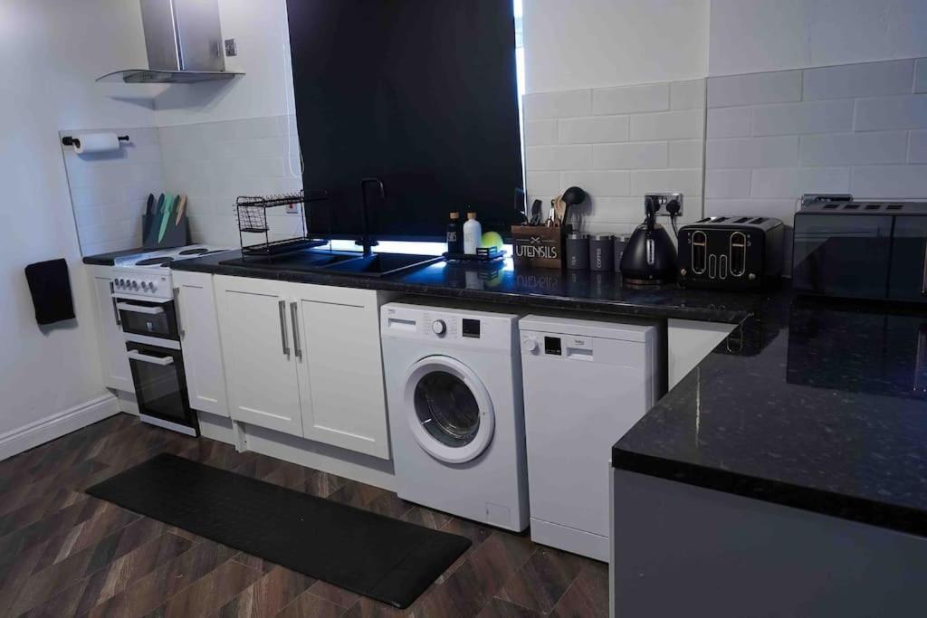 Stunning Two Bed City Centre Apartment Leeds  Ngoại thất bức ảnh